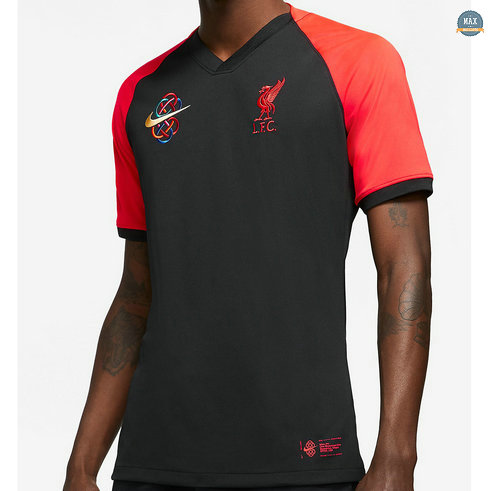 Max Maillots Liverpoo Pre-Match training 2021/22