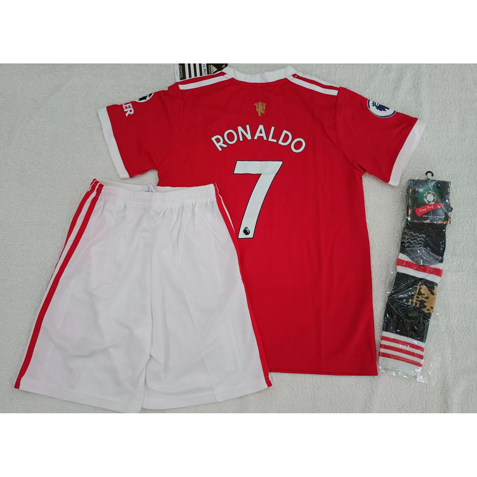 max maillots produits à prix réduits 2302102 Enfant Manchester United RONALDO 7 + Chaussettes Taille 28 Rouge