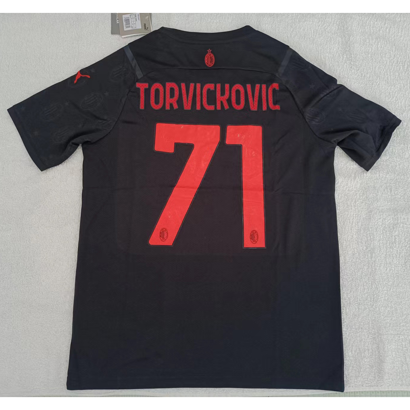 max maillots produits à prix réduits 230211 AC Milan TORVICKOVIC 71 Taille S Noir