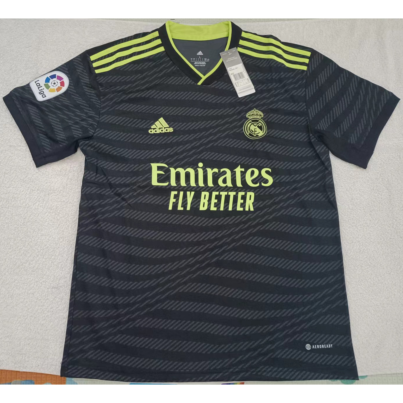 max maillots produits à prix réduits 2302162 Real Madrid Taille L Noir