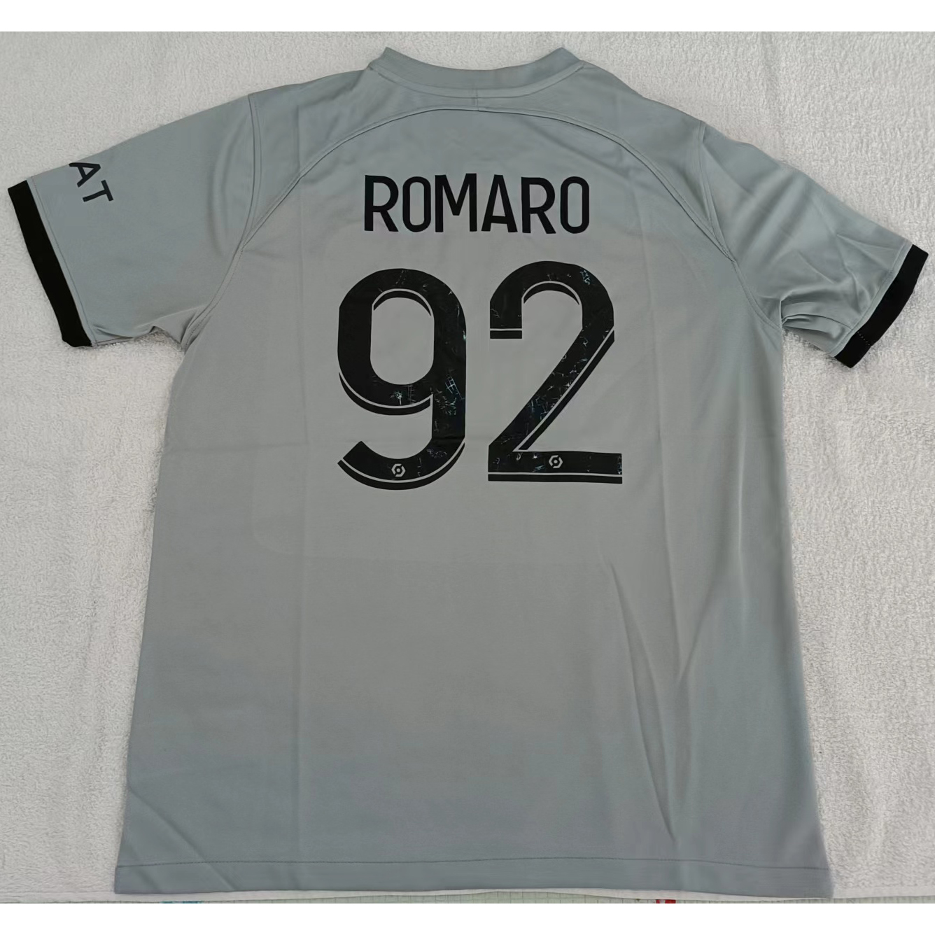 max maillots produits à prix réduits 230224 Paris Saint Germain ROMARO 92 Taille M Gris