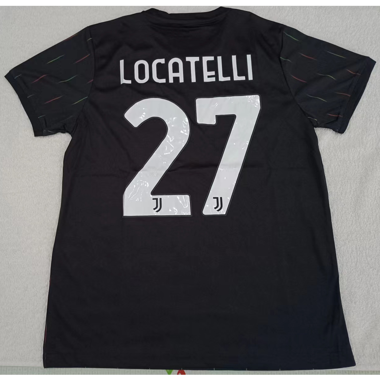 max maillots produits à prix réduits 230272 Juventus LOCATELLI 27 Taille L Noir